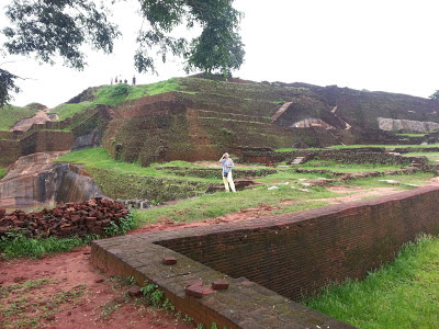 Sigiriya top summit, high quality, ramped pyramid structure, Throne Sofa, center, ancient high technology civilization remains