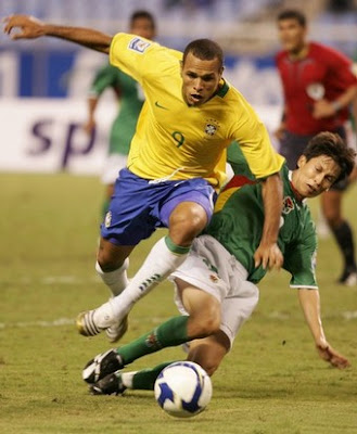 Luis Fabiano Wallpapers