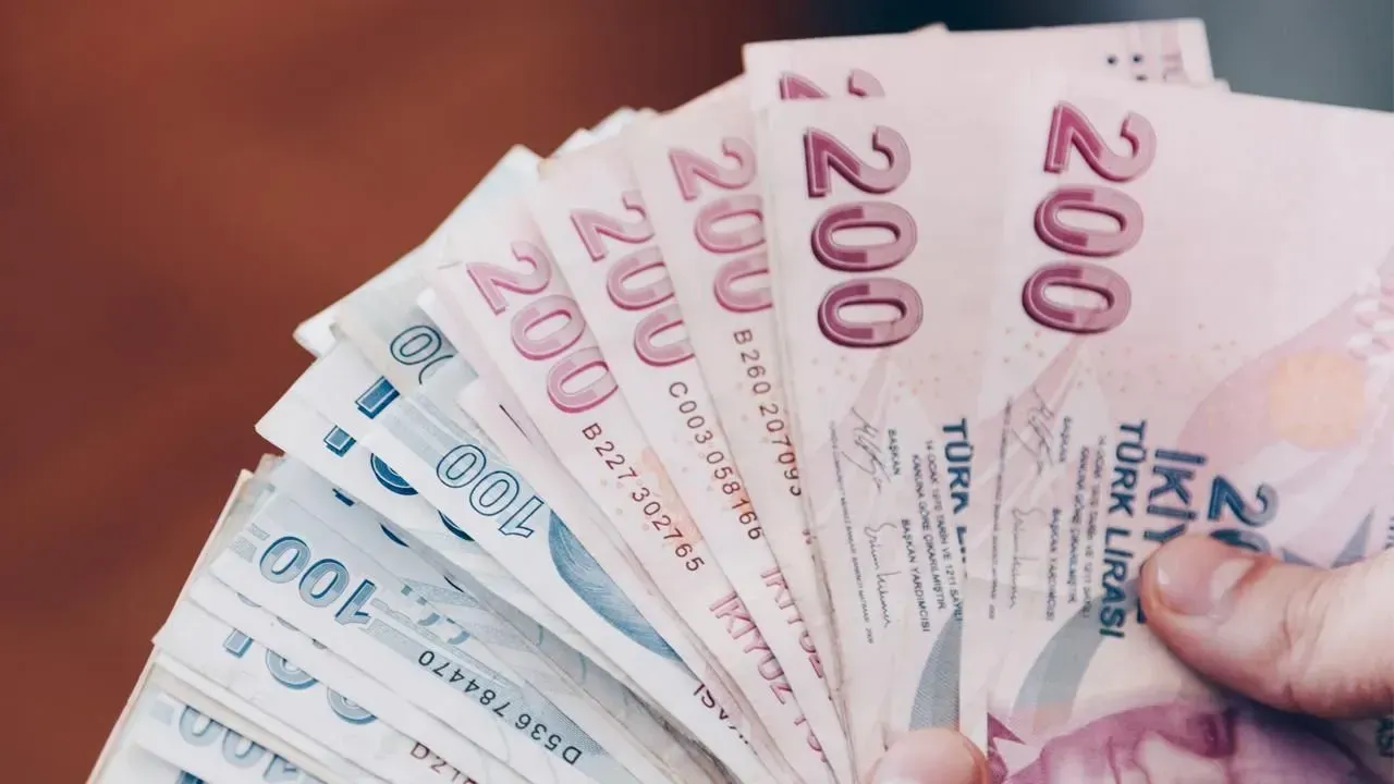 Nakit para kullanmak para harcama isteğini azaltıyor!