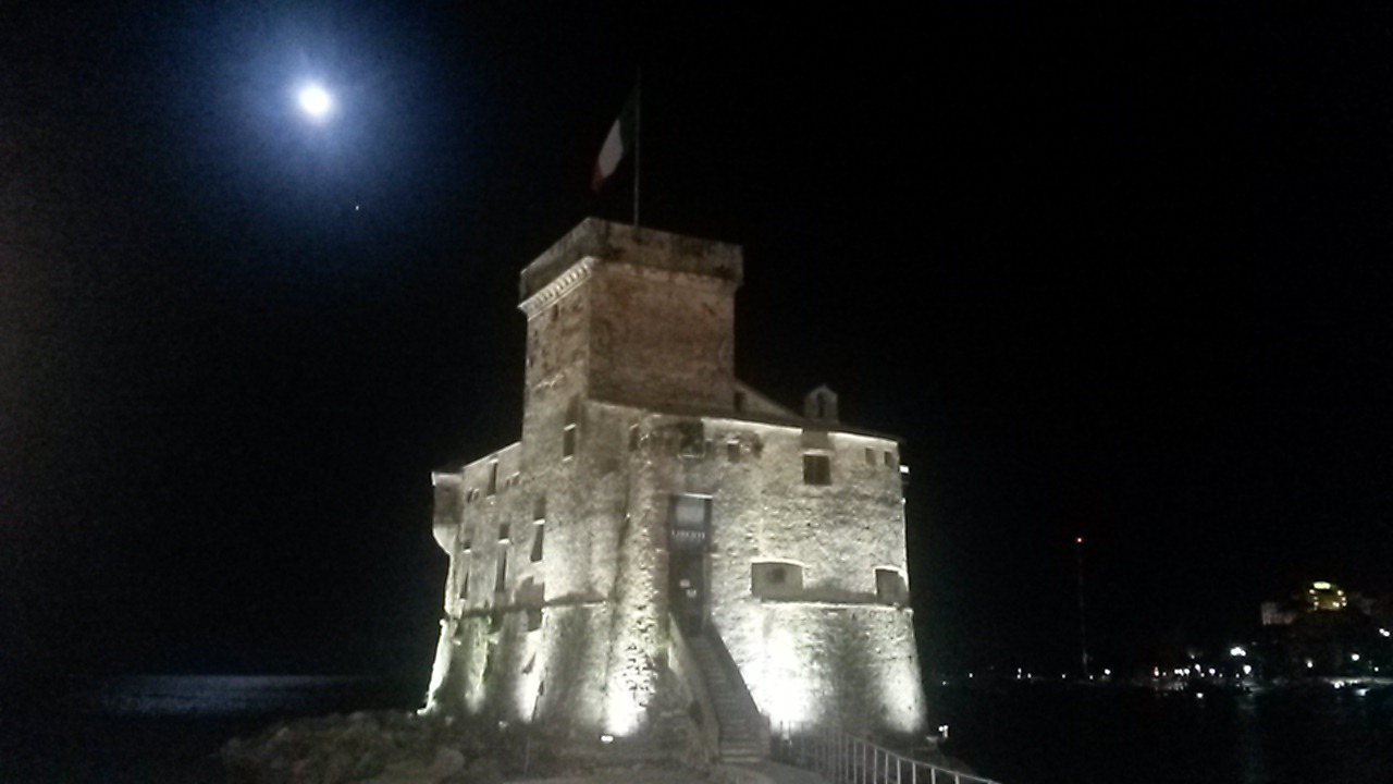 castello recco luna piena