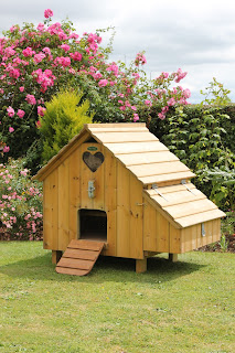 Flyte so Fancy Timber Hen Housing