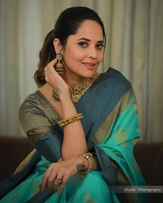 Anchor Anasuya Bharadwaj Beautiful Saree Pics