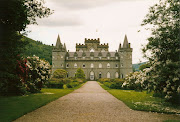 We arrived too late to see Inveraray Castle. This is the borrowed photo of . (inveraray castle)