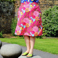 http://www.sewingbeefabrics.co.uk/free-tutorials/how-to-make-an-a-line-skirt/