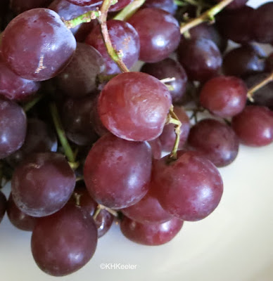 bunch of red grapes