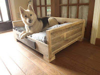 Camitas DIY para perros hechas con pallets de madera