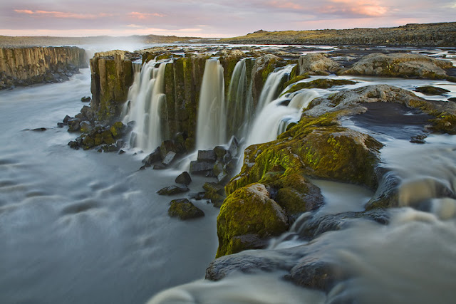   Air Terjun Dettifoss, Islandia