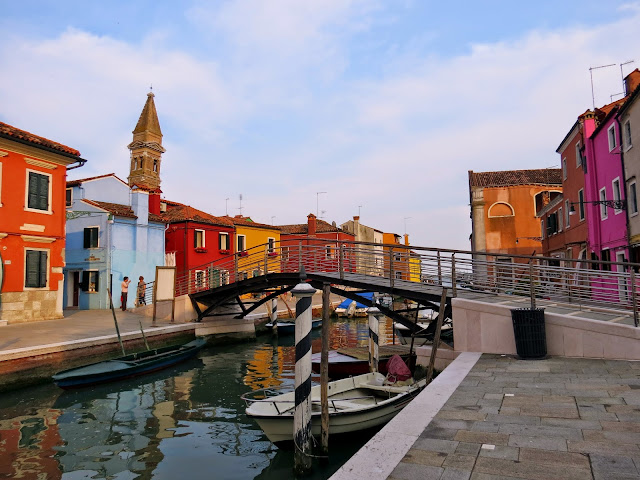 burano island colourful bridge