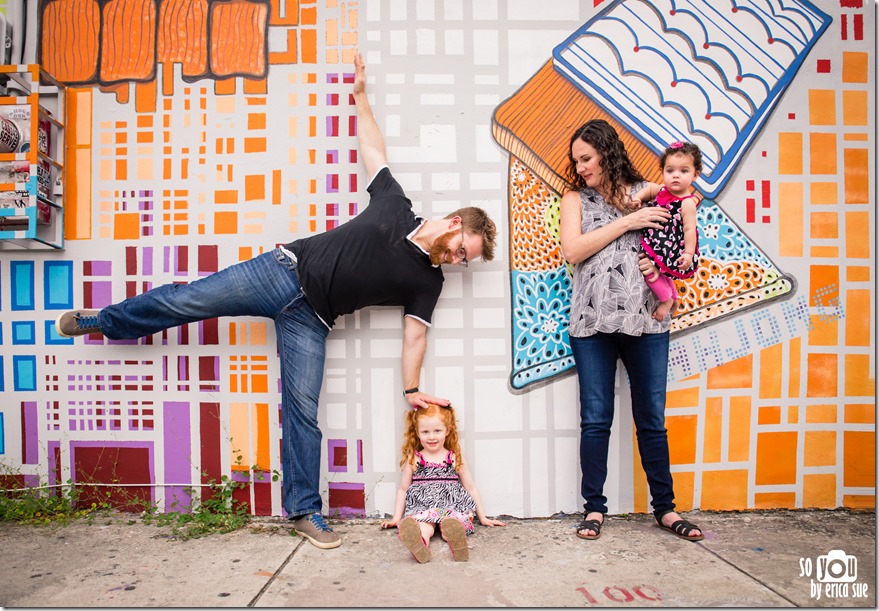 wynwood-walls-miami-family-photo-session-maternity-