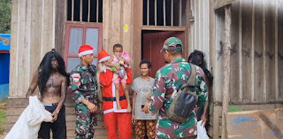 Sambut Natal 2022, Satgas Yonif 725/Woroagi Tebar Kebahagian Di Kampung Perbatasan RI-PNG