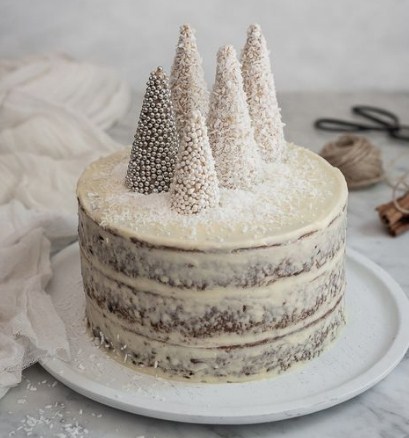 Sticky toffee pudding Christmas cake