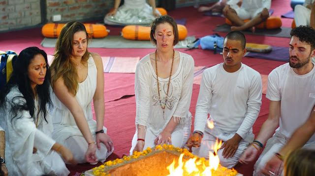 https://www.rishikeshyogaclub.com