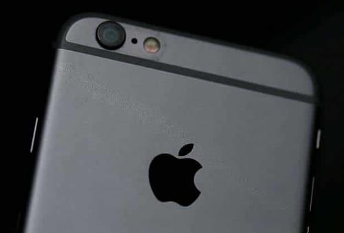 Apple asks users of older iPhones to update