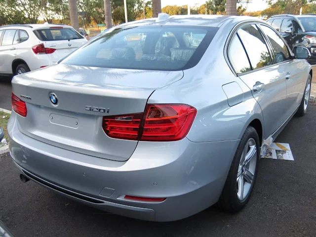 BMW 320i Flex 2015 Sport - Prata