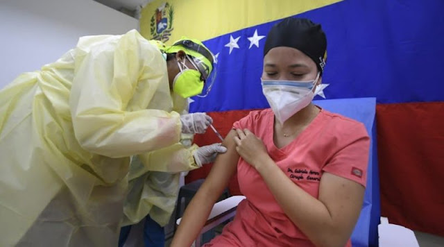 ALERTAN QUE 30 % DE LOS MÉDICOS NO RECIBIERON LA VACUNA CONTRA EL COVID-19