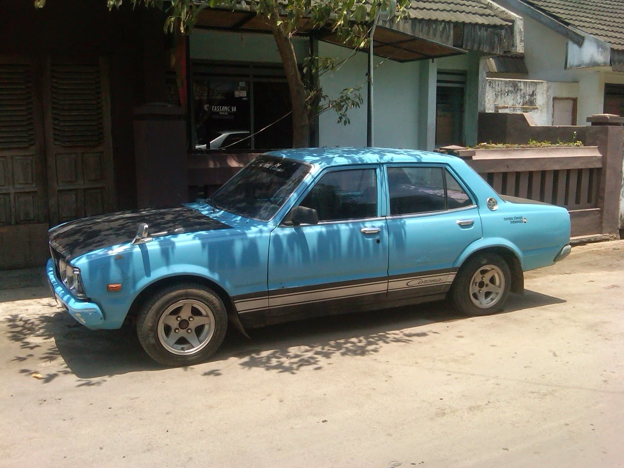 DIJUAL TOYOTA CORONA 1975 JEMBER LAPAK MOBIL DAN MOTOR BEKAS