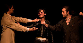 SOLA EN LA OSCURIDAD (TEATRO) 2