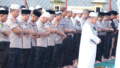 Polda Sumsel Gelar Salat Minta Hujan