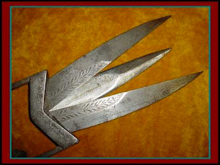 Senjata Tradisional yang Unik - infolabel.blogspot.com