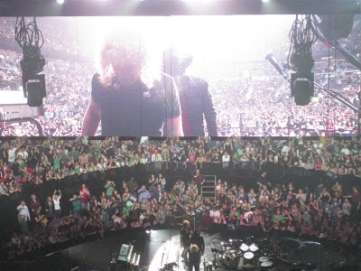 bon jovi leaving the stage, concert