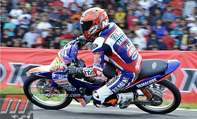 Gambar Motor Balap Road Race  Terbaru