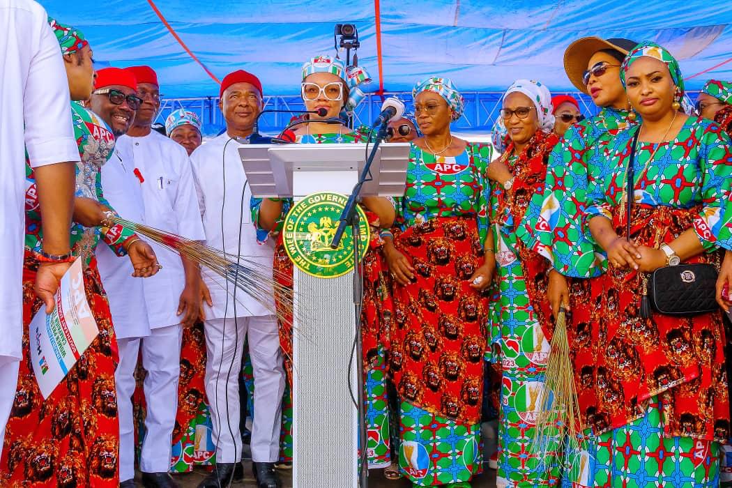 APC SOUTHEAST WOMEN PRESIDENTIAL RALLY: UZODIMMA, WIFE AND OTHERS PROMISES  APC OF VICTORY IN THE SOUTHEAST