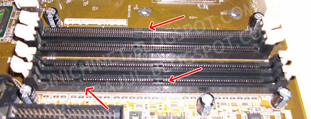  Jika ingin mengupgrade memori atau  ingin mengganti memori RAM alasannya ialah mengalami kerusakan CARA MEMASANG MEMORI RAM PADA CPU