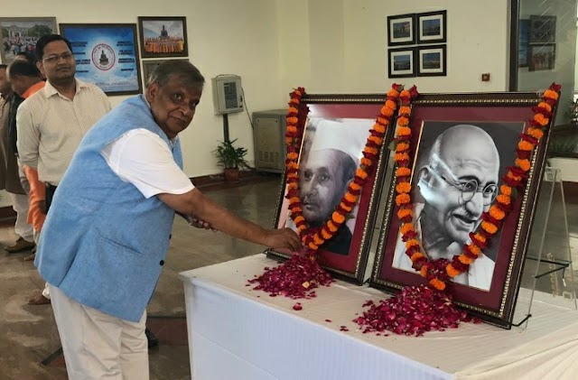 गौतम बुद्ध विश्वविद्यालय परिवार ने दोनों महान हस्तियों की मनाई जयंती।