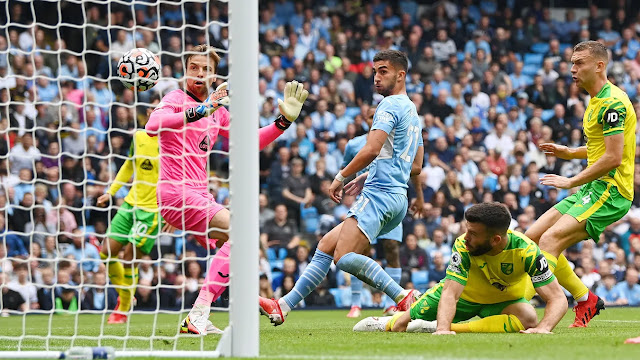 Ferran Torres scores for Manchester City against Norwich as they prepare to face Arsenal