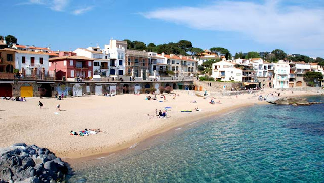 Hiekkaranta Calella de Parafrugell Espanjassa