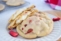 strawberry cheesecake cookies