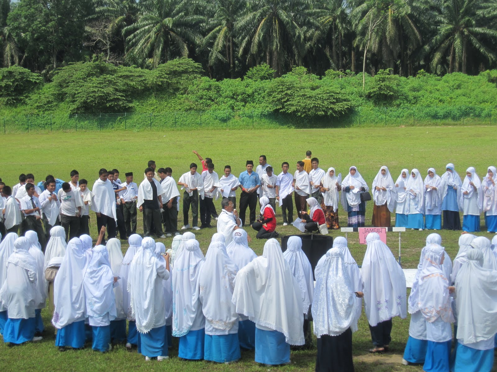 Bicara Seorang Pengetua: TAHNIAH HAJI DAN HAJAH SMK TTJ 