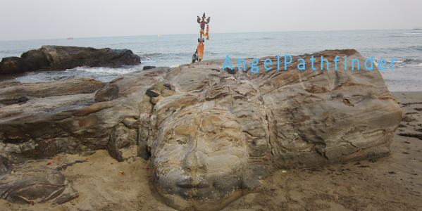 shiva's rock face, ozran (little vagator) beach