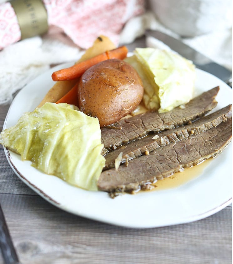 corned beef and cabbage (slow cooker recipe)