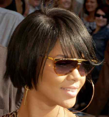 Short haircut styles Rihanna