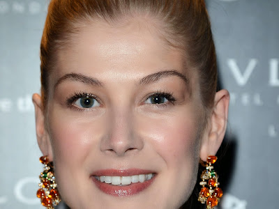 Free Rosamund Pike Hot and Sexy HD Wallpapers