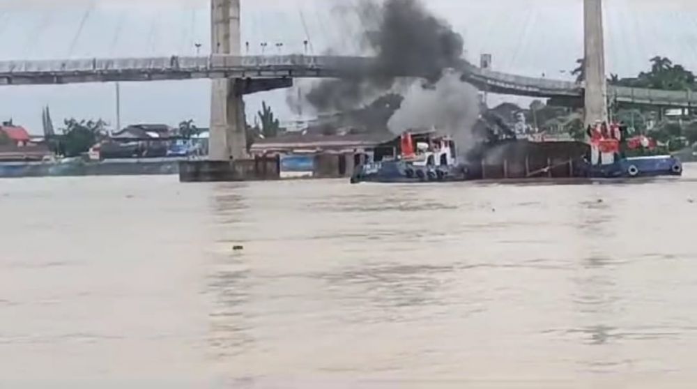 Ditpolairud Selidiki Tongkang Batubara Nyenggol Jembatan Gentala Arasy