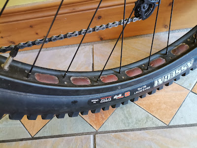 Tubeless Tires Setup