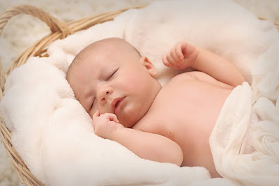 15 Newborn Tips for first time moms- Living and Learning