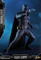 Nuevas imágenes de Tactical Suit Batman de "Justice League" - Hot Toys