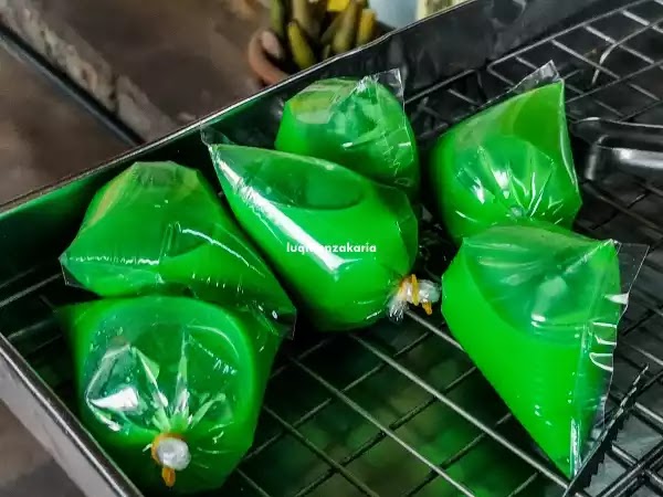 sos pandan dalam plastik bungkusan di tanah merah kelantan