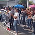 Maestros del banco de elegible en San Juan bloquearon el tránsito frente a la regional de Educación