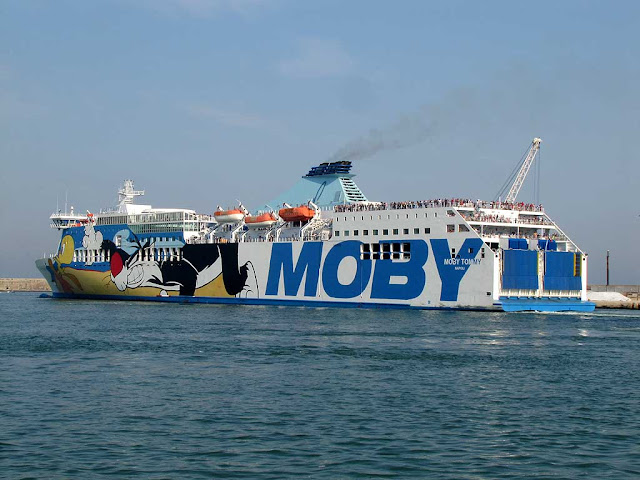Traghetto Moby Tommy, porto di Livorno