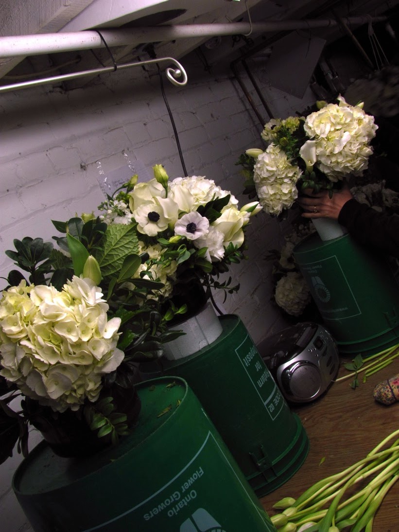 black and white centerpieces