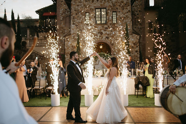 bride and groom introduction with cold sparks