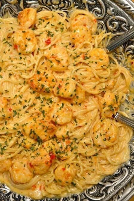Love Bang Bang Shrimp from your favorite restaurant? Bring it home with this easy & flavorful Bang Bang Shrimp Pasta recipe. #ShrimpAndPastaParty