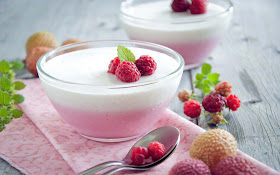 Good-morning-fresh-milk-with-rassberry