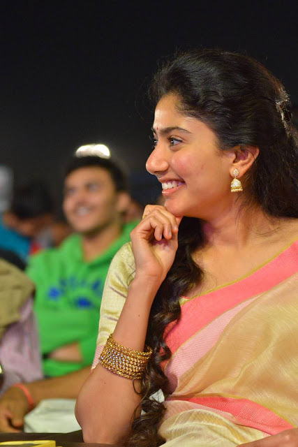 Sai Pallavi Beautiful Saree Image