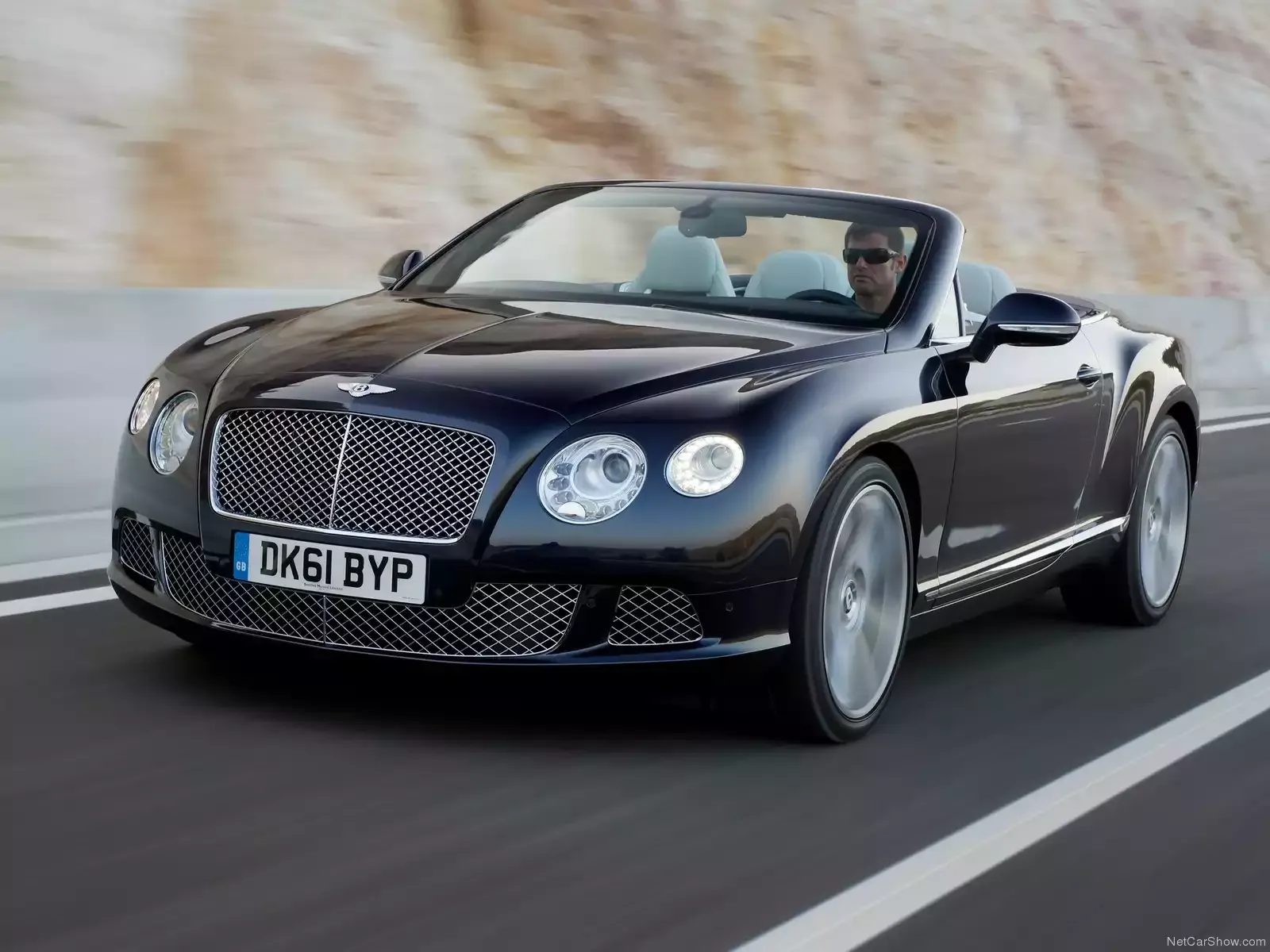 Hình ảnh xe ô tô Bentley Continental GTC 2012 & nội ngoại thất