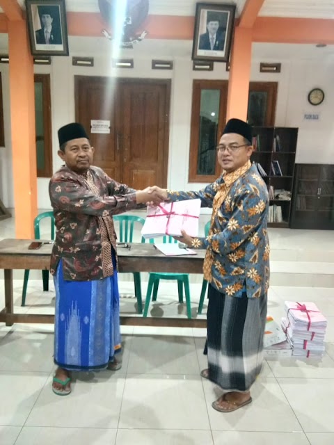 PENYERAHAN DOKUMEN PILKADES SENDANGAGUNG TAHUN 2019